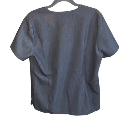 Figs One Pocket Scrub Top Graphite Size Medium - Picture 2 of 4